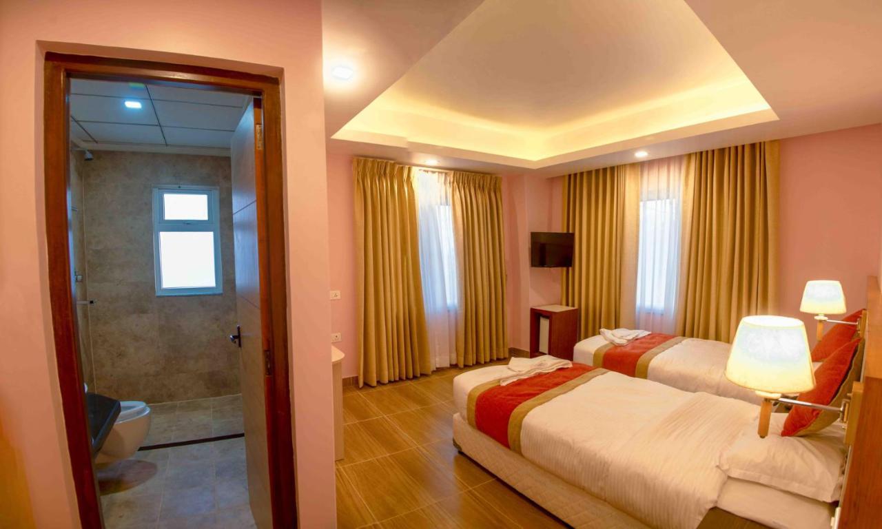 Hotel Krishna กาฐมาณฑุ ภายนอก รูปภาพ