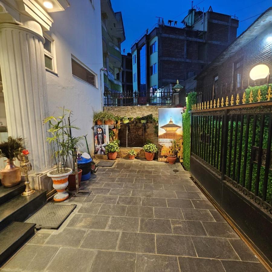 Hotel Krishna กาฐมาณฑุ ภายนอก รูปภาพ
